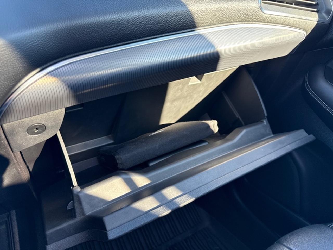 2019 Ford Edge Titanium AWD  - Trade-in - Non-smoker - $200 B/W Photo