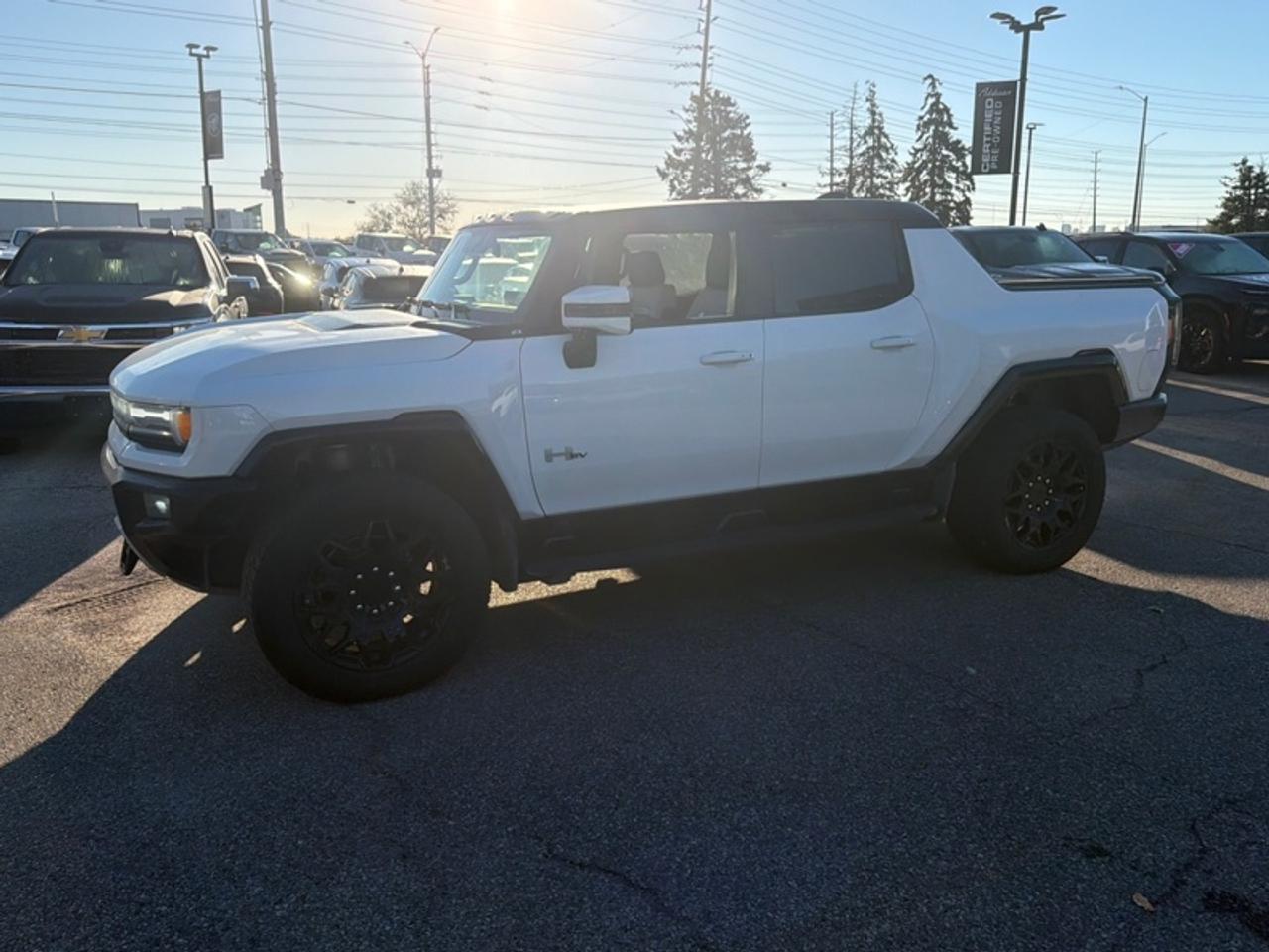 2025 GMC HUMMER EV Pickup 2X  CLEAN CARFAX | ACCIDENT FREE | AIR RIDE | TONNEAU | $138K MSRP Photo