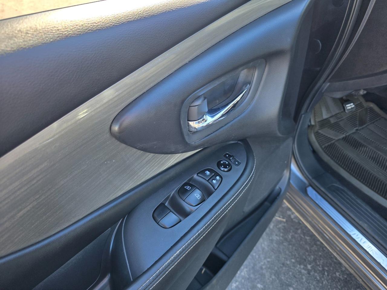2017 Nissan Murano SL Photo