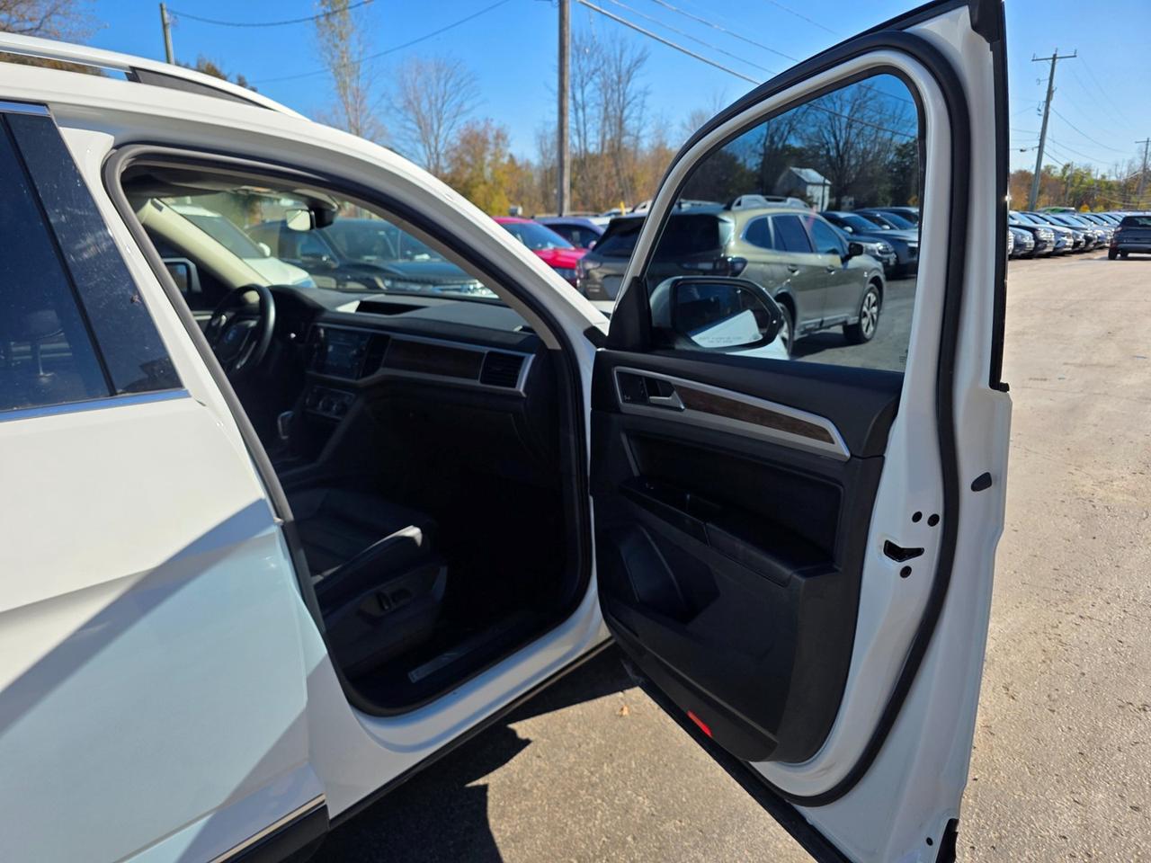 2019 Volkswagen Atlas SEL Platinum AWD Photo
