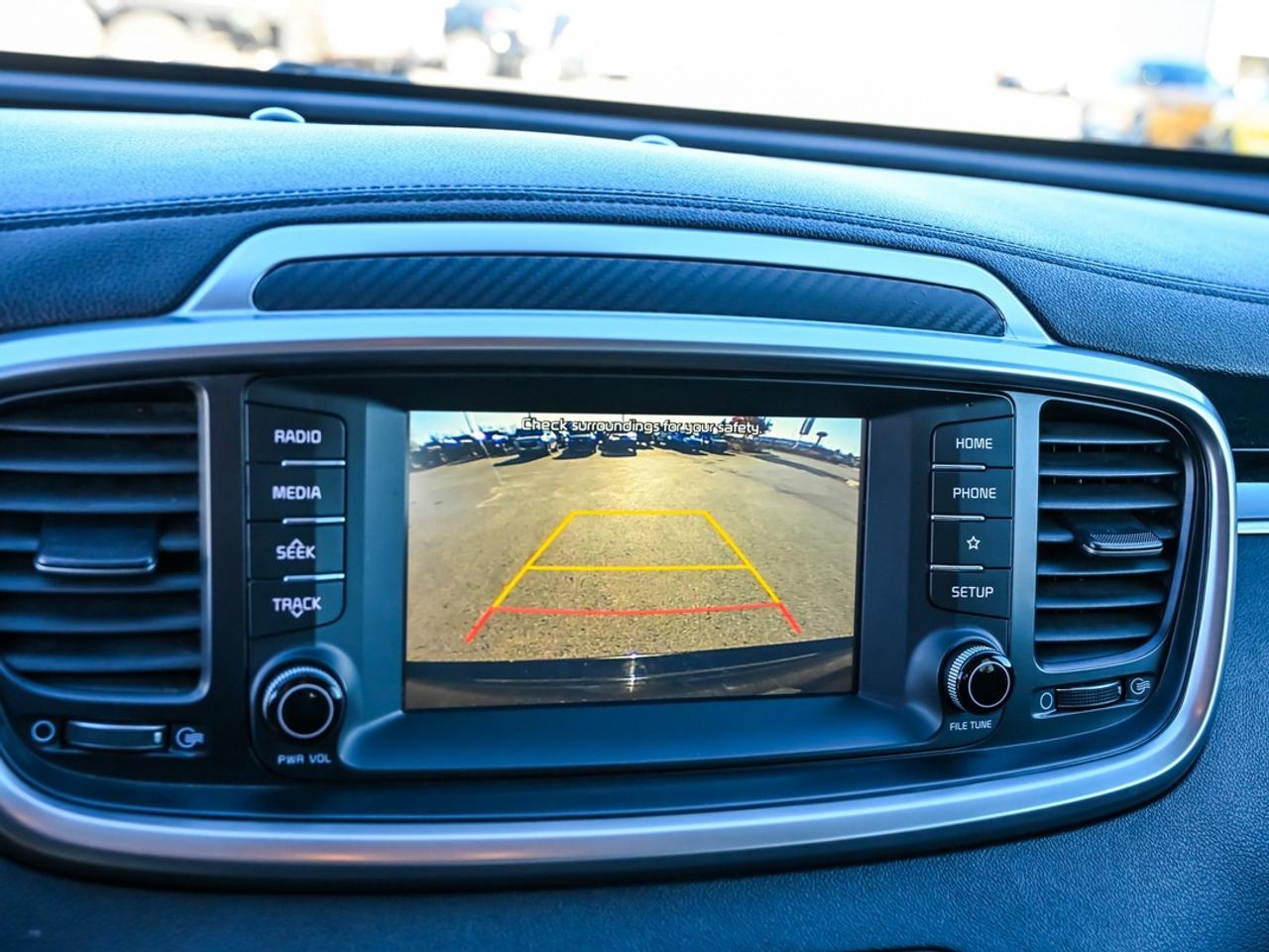 2020 Kia Sorento LX Photo