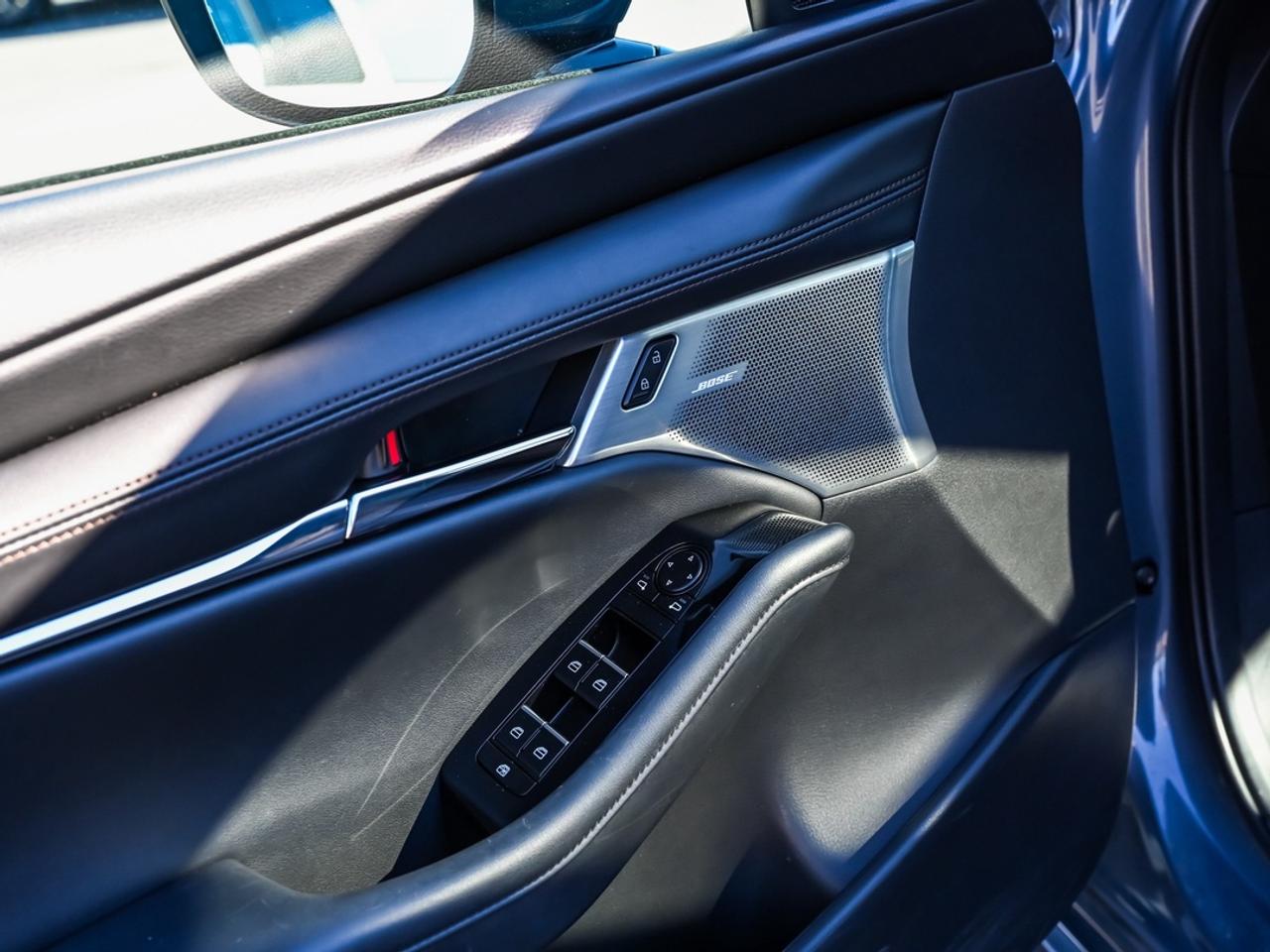 2023 Mazda MAZDA3 SPORT GT Photo