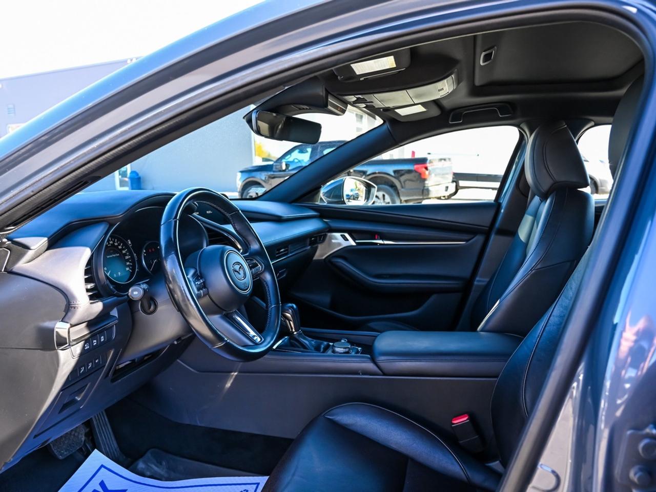 2023 Mazda MAZDA3 SPORT GT Photo