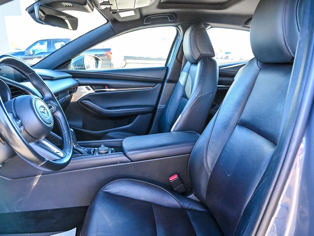 2023 Mazda MAZDA3 SPORT GT Photo