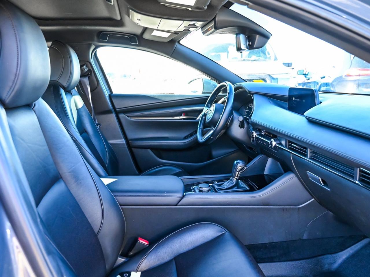 2023 Mazda MAZDA3 SPORT GT Photo
