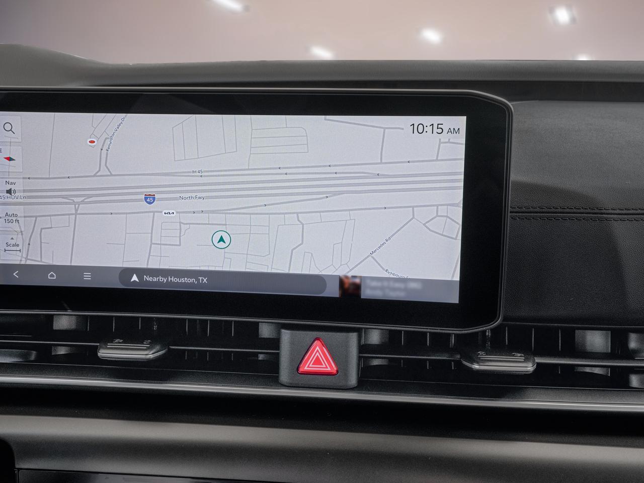 2027 Kia Carnival LX FWD Photo