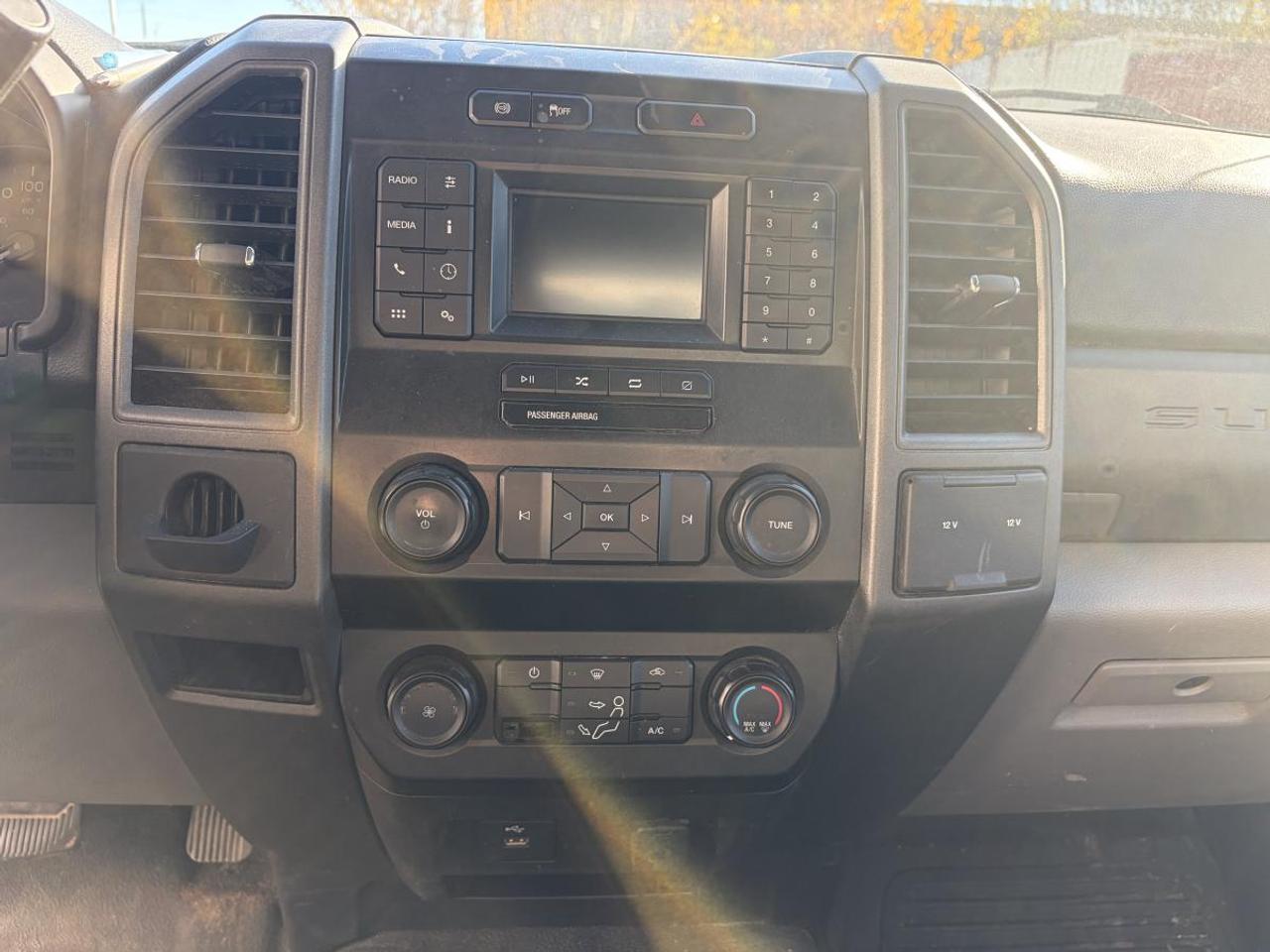2020 Ford F-550 4X2 CHASSIS CAB DRW/ Photo