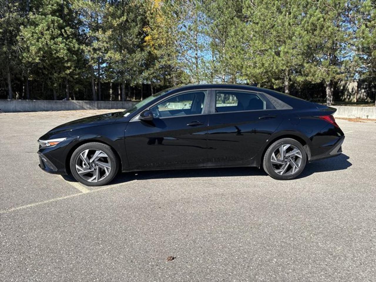 2026 Hyundai Elantra Preferred | No Accidents | Lather Seats | Heated Steering Photo