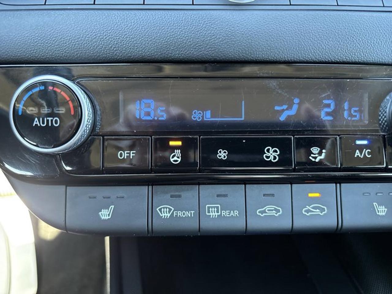 2026 Hyundai Elantra Preferred | No Accidents | Lather Seats | Heated Steering Photo