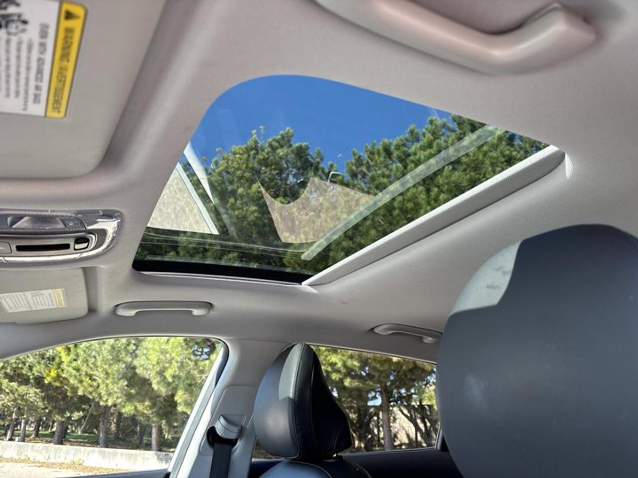 2025 Hyundai KONA Preferred AWD | No Accidents | Sunroof | Leather Seats Photo