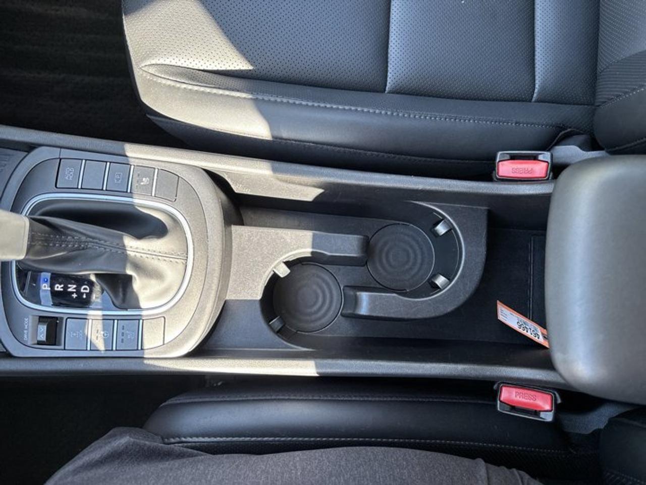 2025 Hyundai KONA Preferred AWD | No Accidents | Sunroof | Leather Seats Photo
