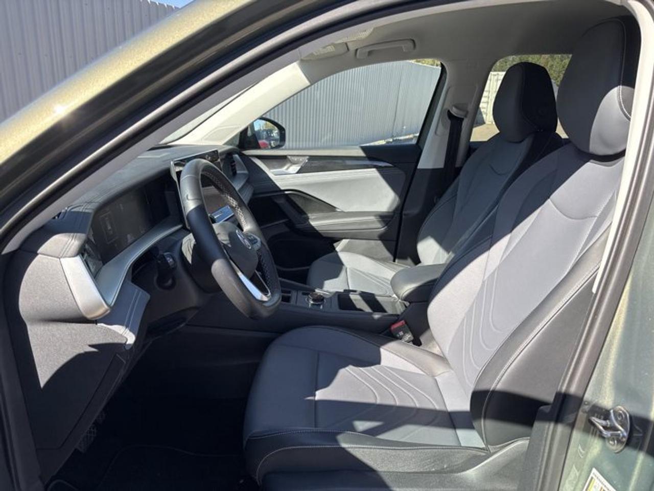 2026 Volkswagen Tiguan Comfortline 4WD | No Accidents | Leather Seats Photo