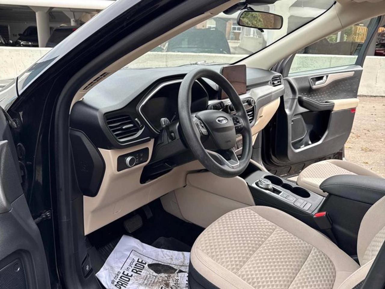 2020 Ford Escape SE AWD | Heated Seats | Lane Keep | Co-Pilot 360 | Power Drivers Seats | Reverse Sensors and More ! Photo