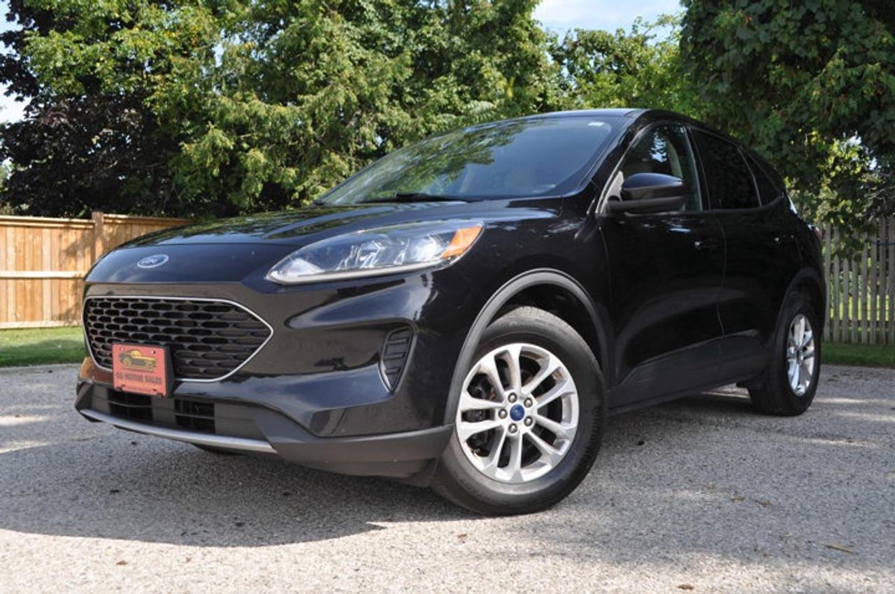 2020 Ford Escape SE AWD | Heated Seats | Lane Keep | Co-Pilot 360 | Power Drivers Seats | Reverse Sensors and More ! Photo0