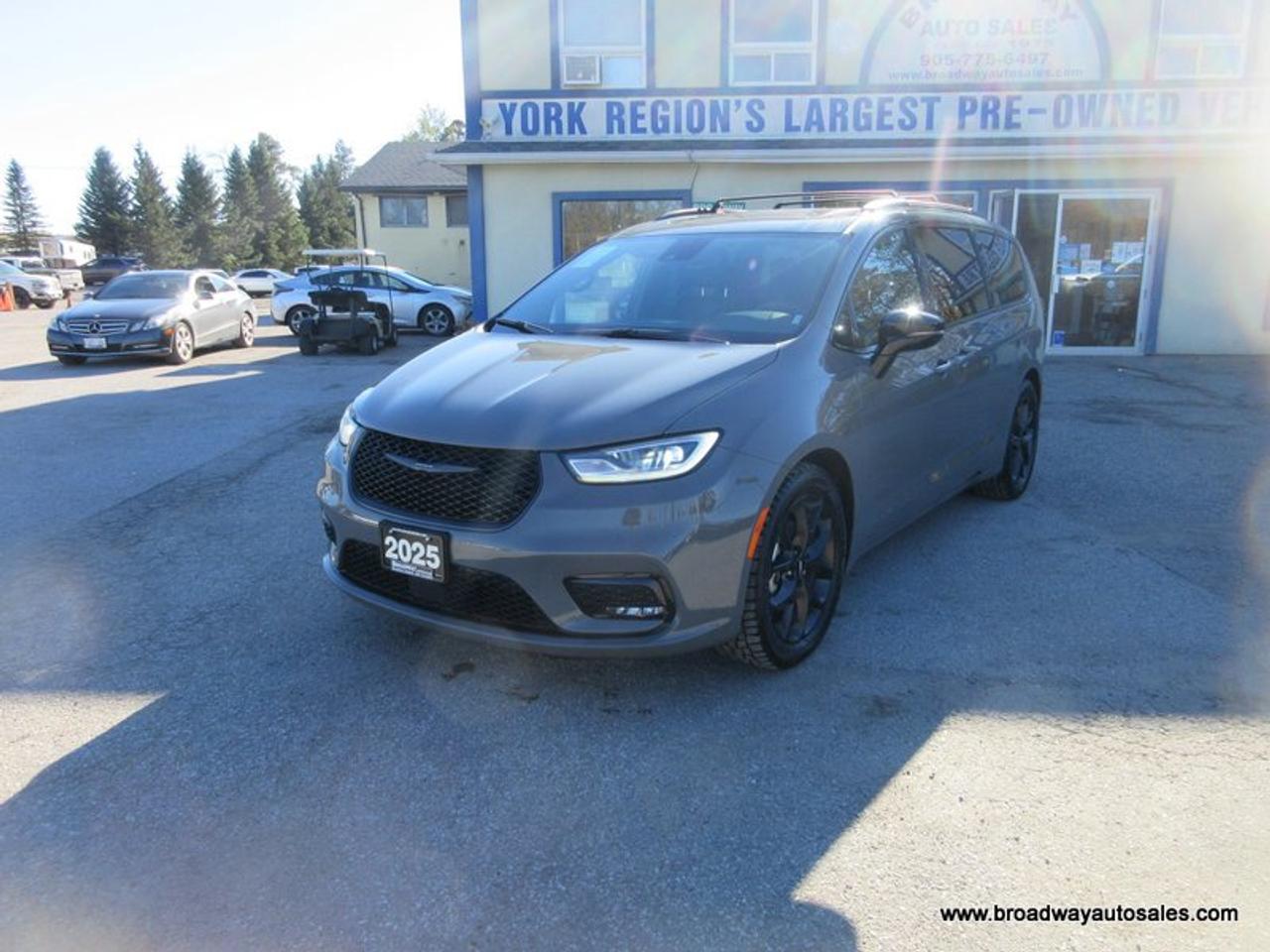2025 Chrysler Pacifica FAMILY-MOVING LIMITED-EDITION 7 PASSENGER 3.6L - V6.. CAPTAINS.. 3RD ROW.. STOW-N-GO-SEATING.. NAVIGATION.. POWER DOORS.. SUNROOF.. BACK-UP CAMERA.. Photo