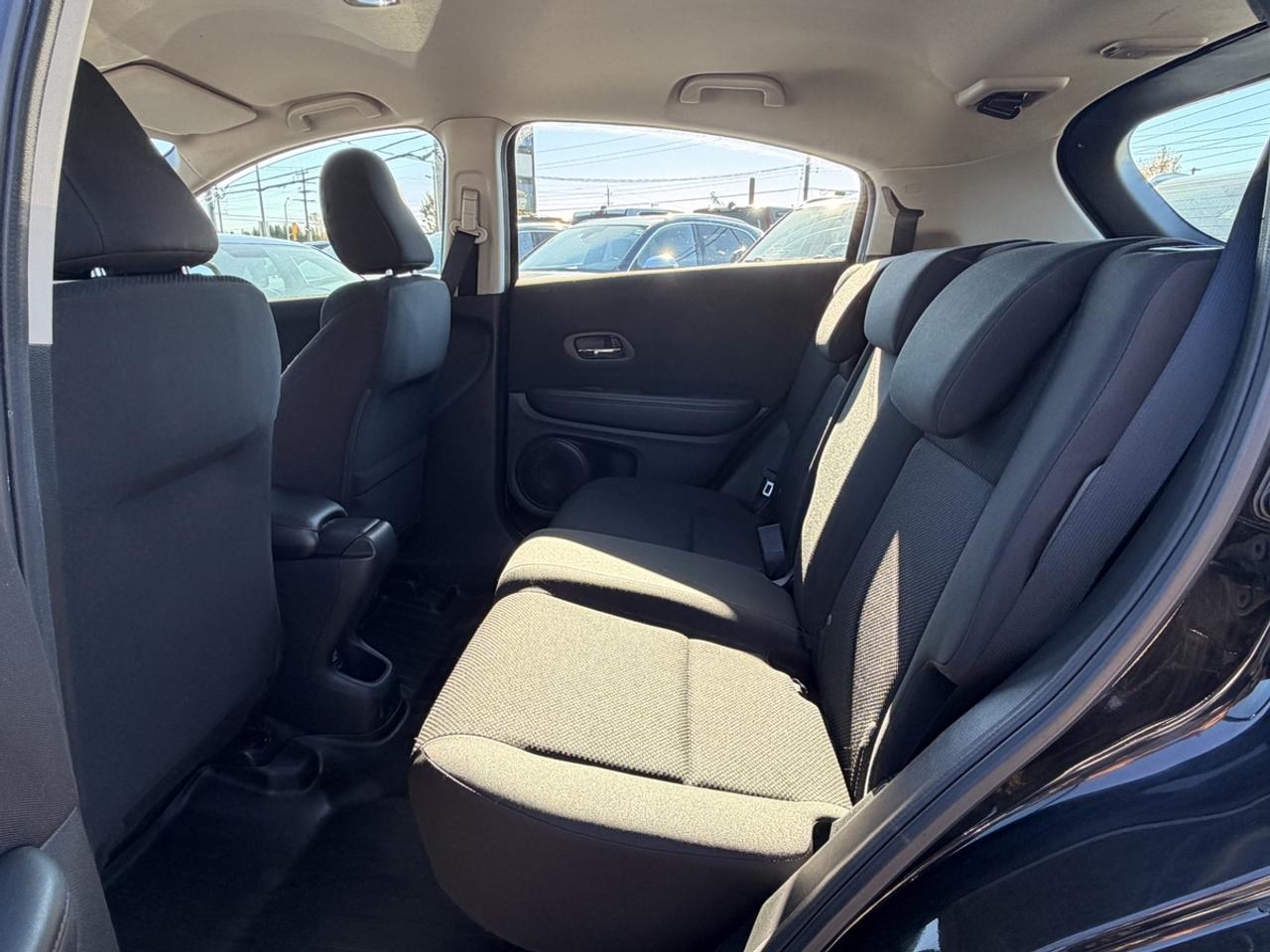 2016 Honda HR-V LX Photo