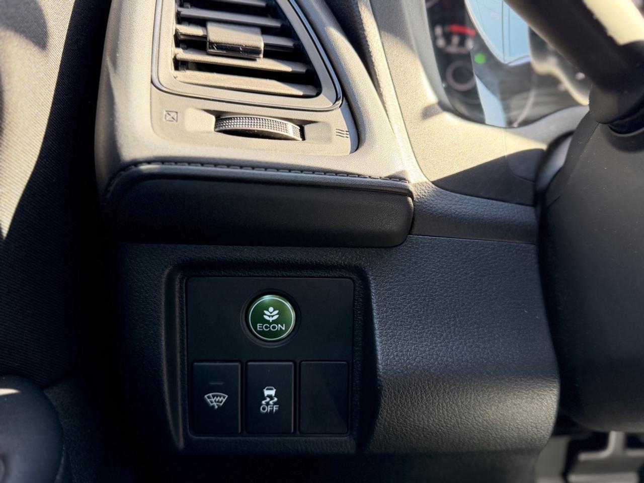 2016 Honda HR-V LX Photo