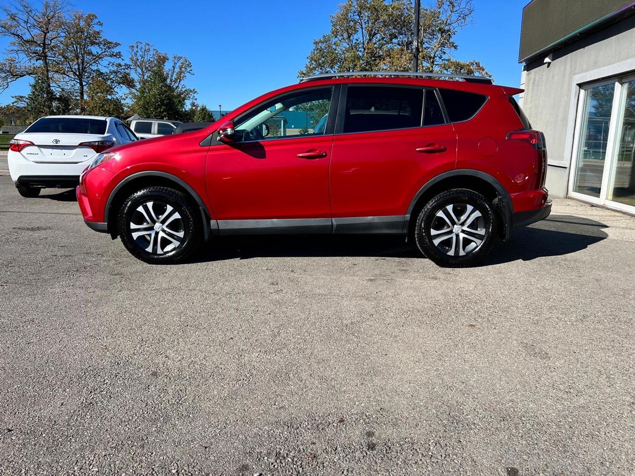 2017 Toyota RAV4 LE Photo