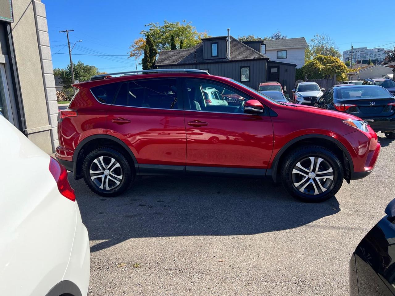 2017 Toyota RAV4 LE Photo