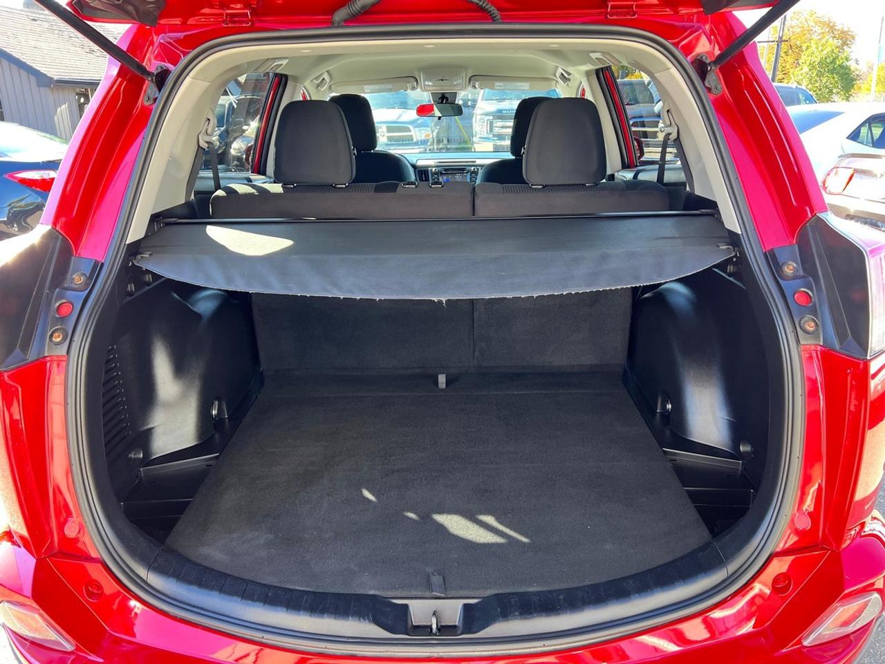 2017 Toyota RAV4 LE Photo