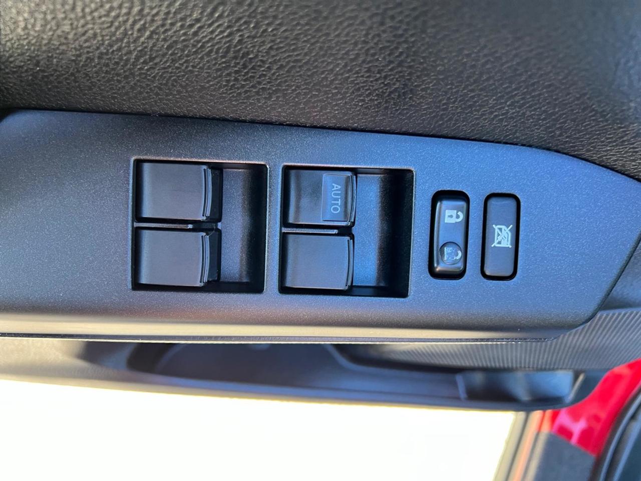 2017 Toyota RAV4 LE Photo