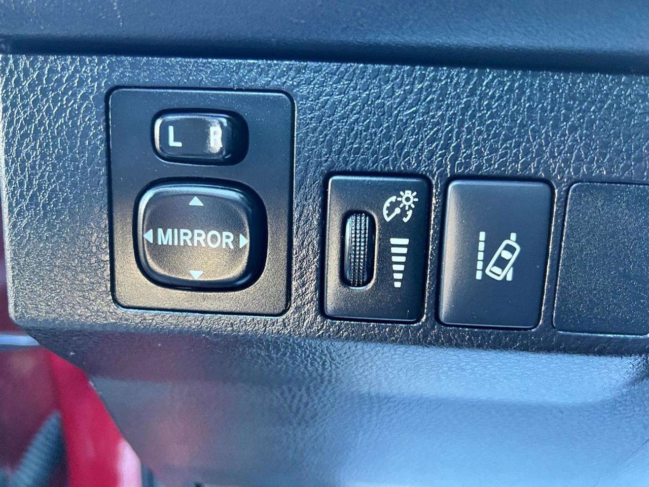 2017 Toyota RAV4 LE Photo