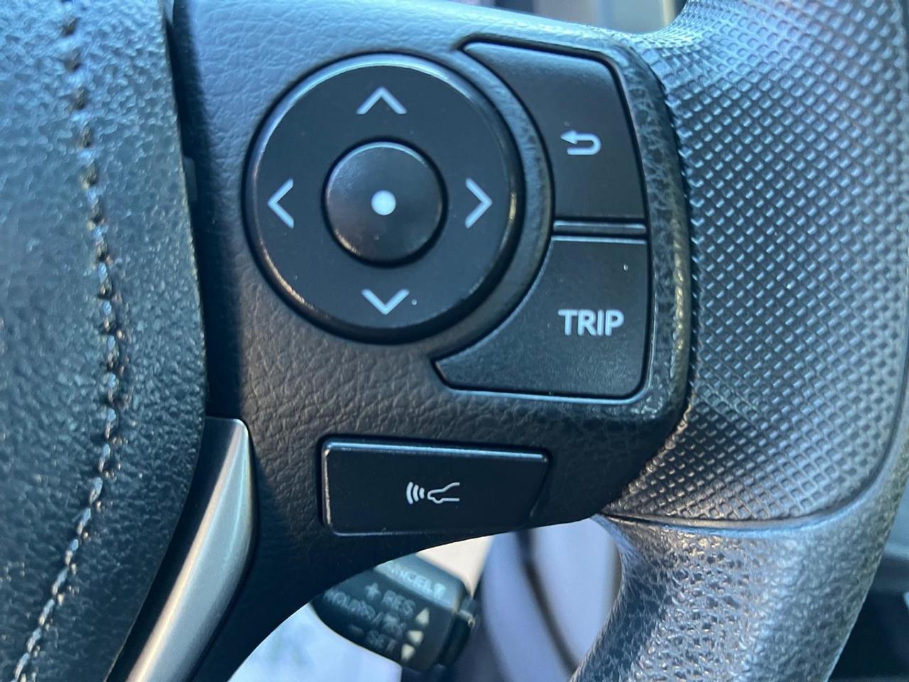 2017 Toyota RAV4 LE Photo
