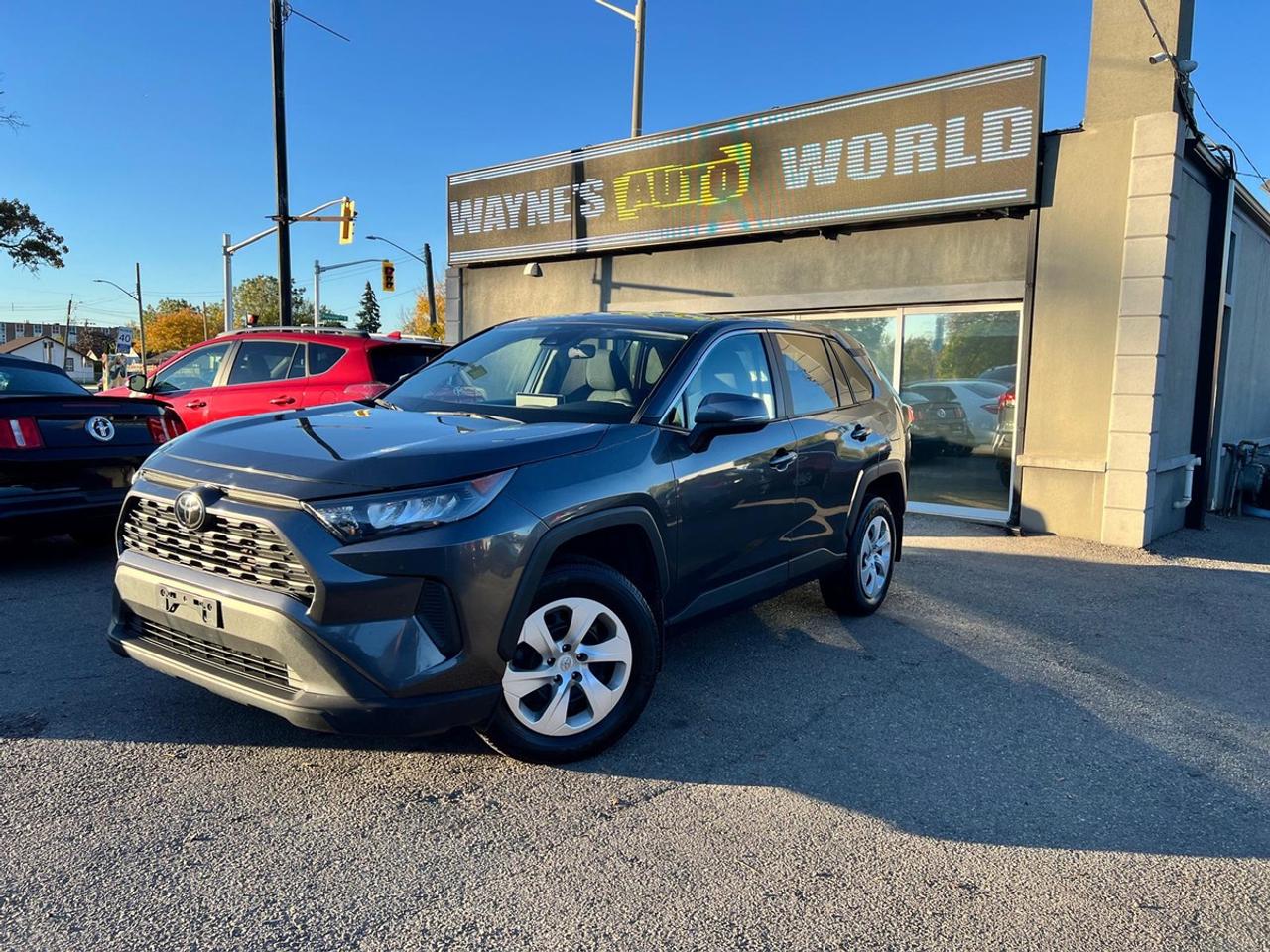2023 Toyota RAV4 LE Photo0