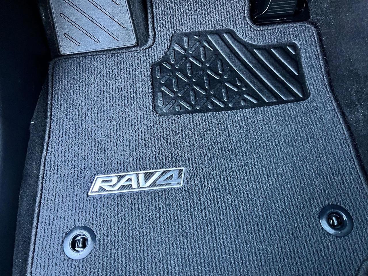 2023 Toyota RAV4 LE Photo