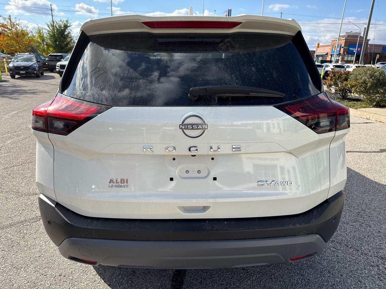 2023 Nissan Rogue SV Moonroof NO ACCIDENTS LOW KM! Photo