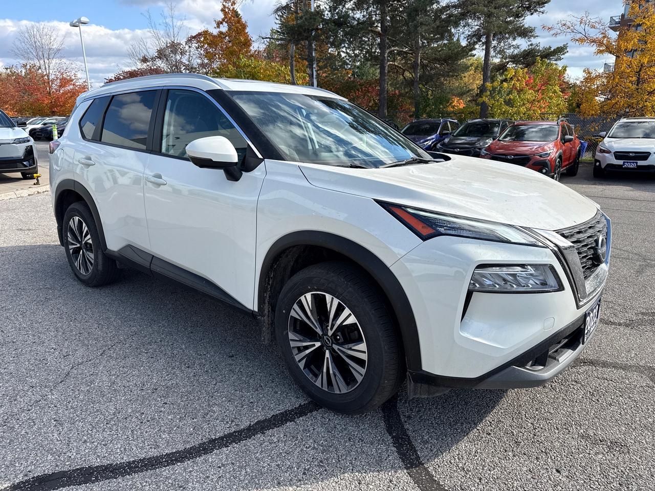 2023 Nissan Rogue SV Moonroof NO ACCIDENTS LOW KM! Photo