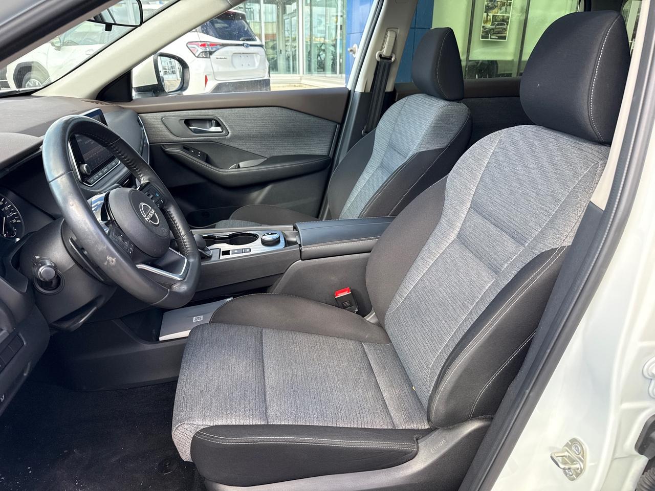 2023 Nissan Rogue SV Moonroof NO ACCIDENTS LOW KM! Photo