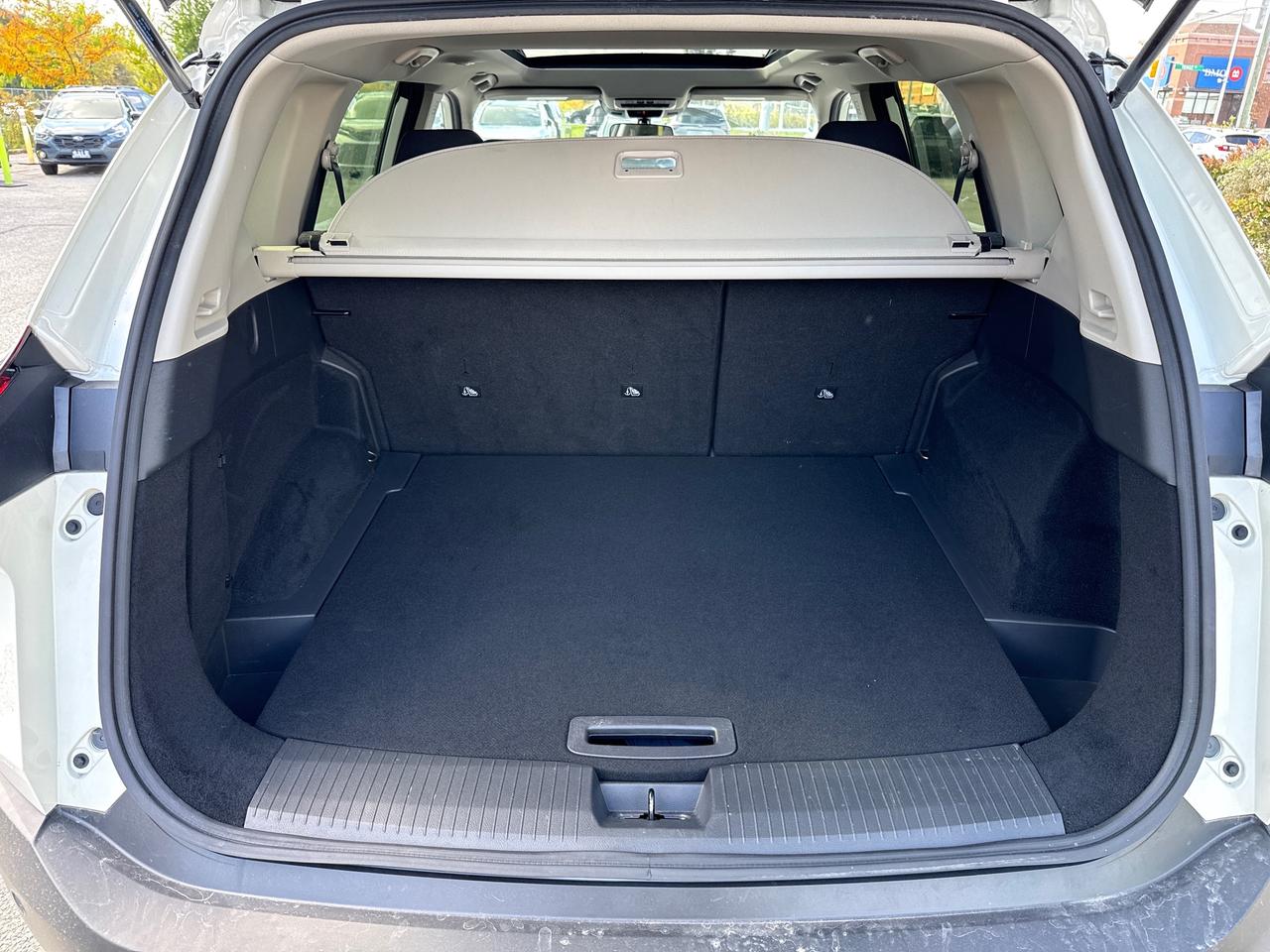 2023 Nissan Rogue SV Moonroof NO ACCIDENTS LOW KM! Photo