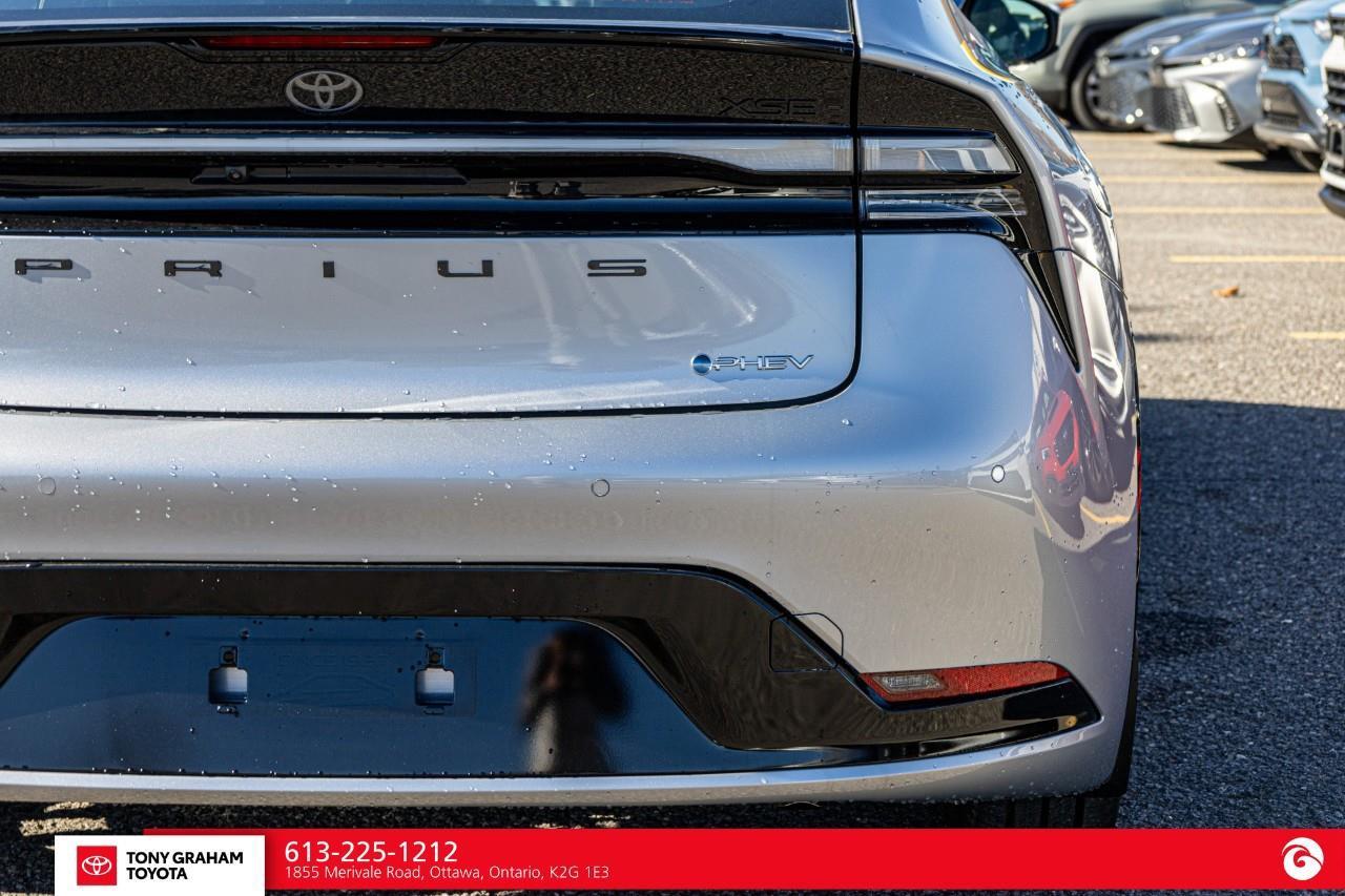 2027 Toyota Prius Plug-In Hybrid XSE Photo