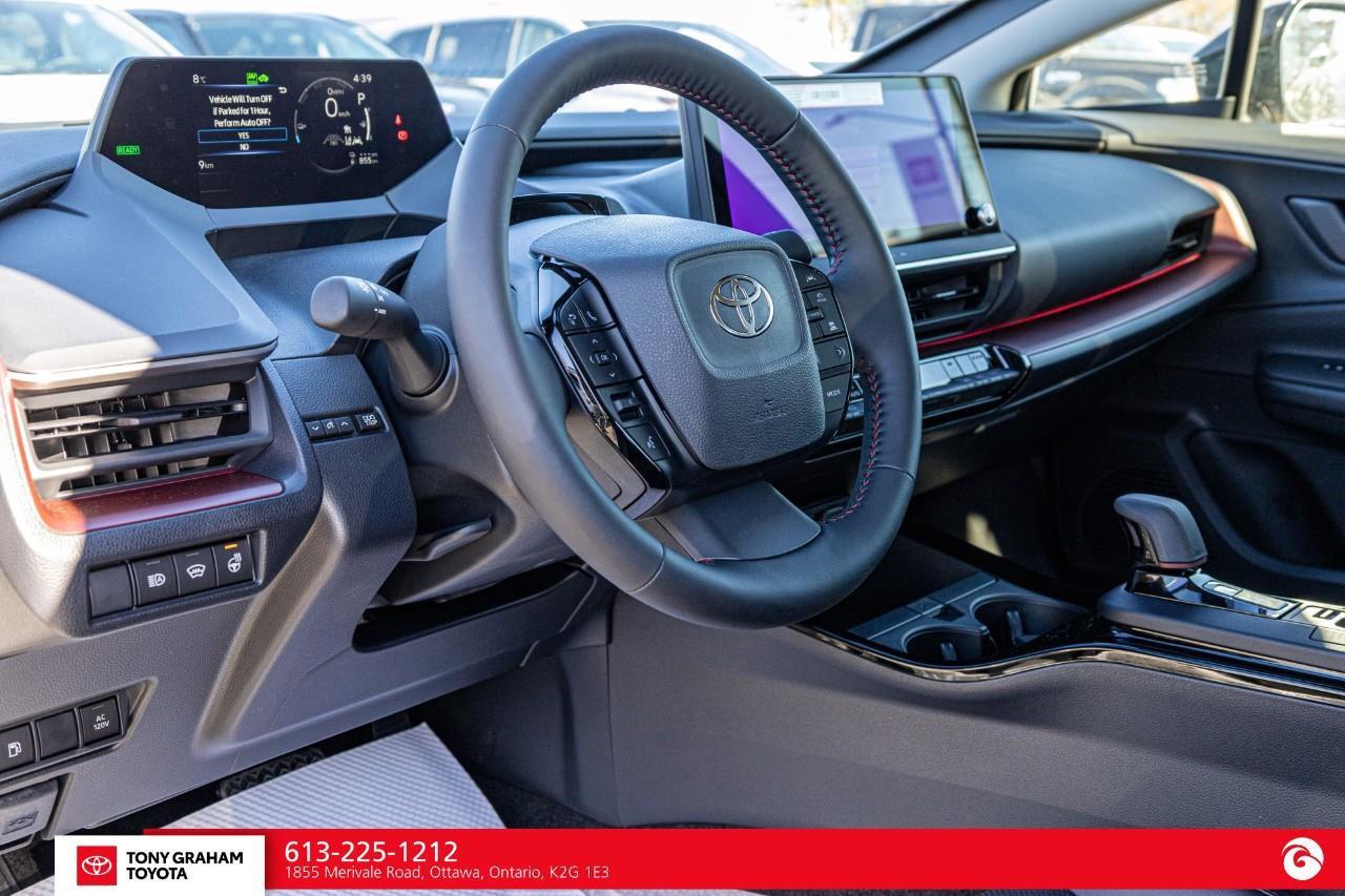 2027 Toyota Prius Plug-In Hybrid XSE Photo