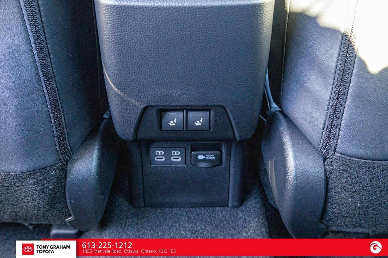 2027 Toyota Prius Plug-In Hybrid XSE Photo