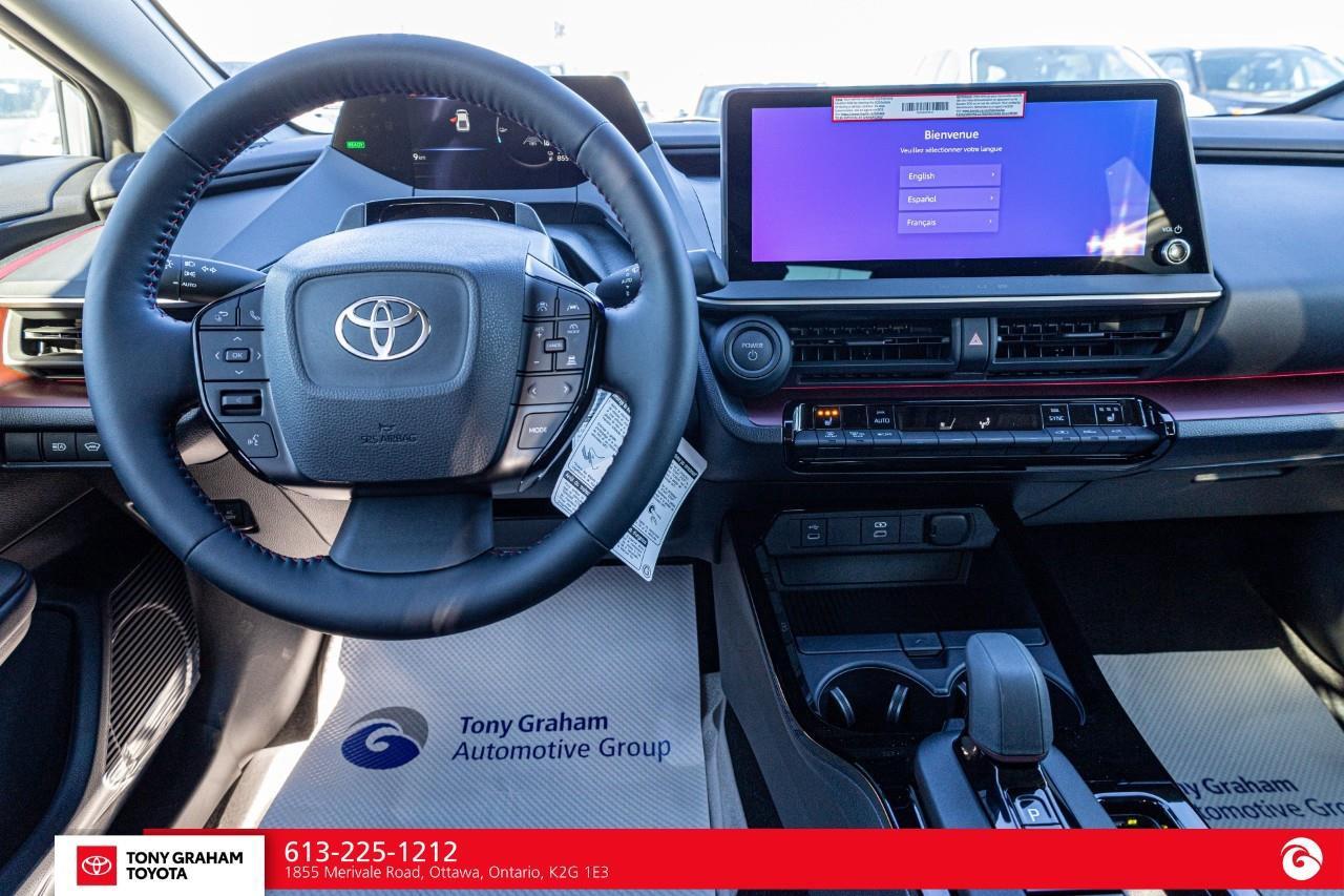 2027 Toyota Prius Plug-In Hybrid XSE Photo
