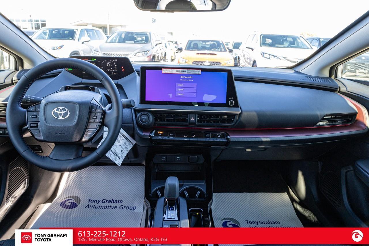 2027 Toyota Prius Plug-In Hybrid XSE Photo