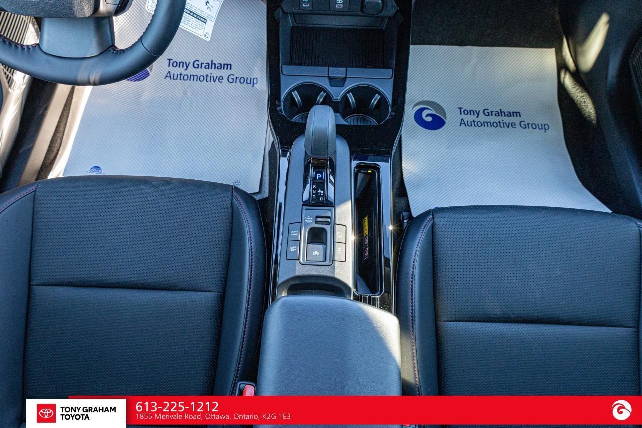 2027 Toyota Prius Plug-In Hybrid XSE Photo