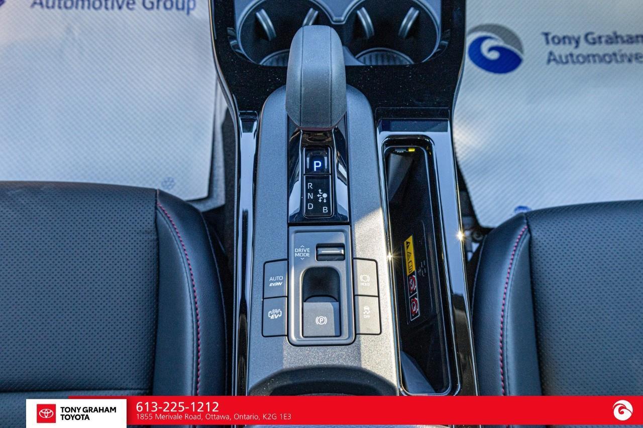 2027 Toyota Prius Plug-In Hybrid XSE Photo
