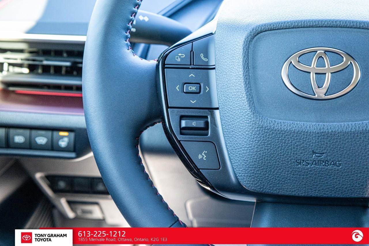 2027 Toyota Prius Plug-In Hybrid XSE Photo