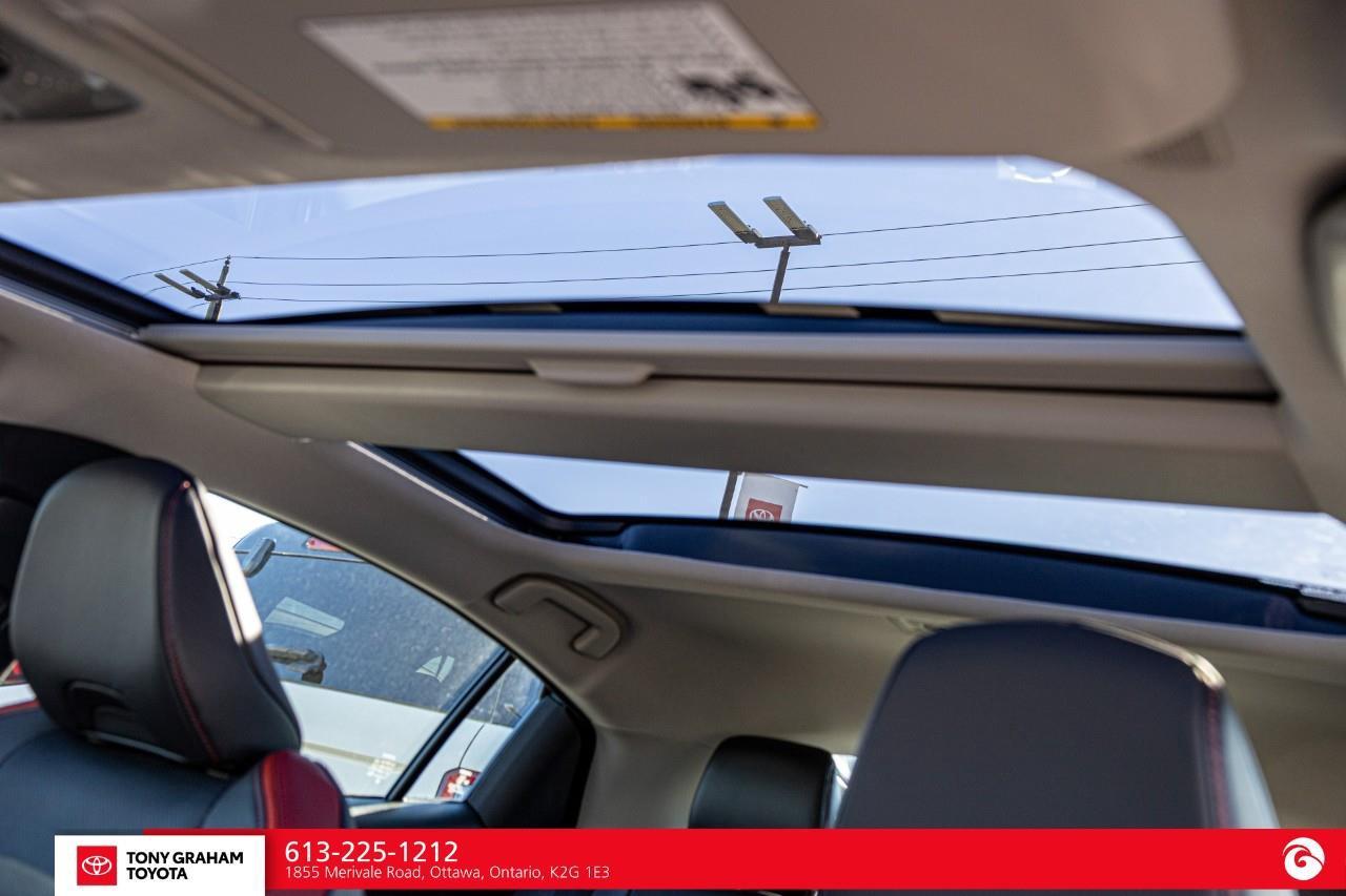 2027 Toyota Prius Plug-In Hybrid XSE Photo