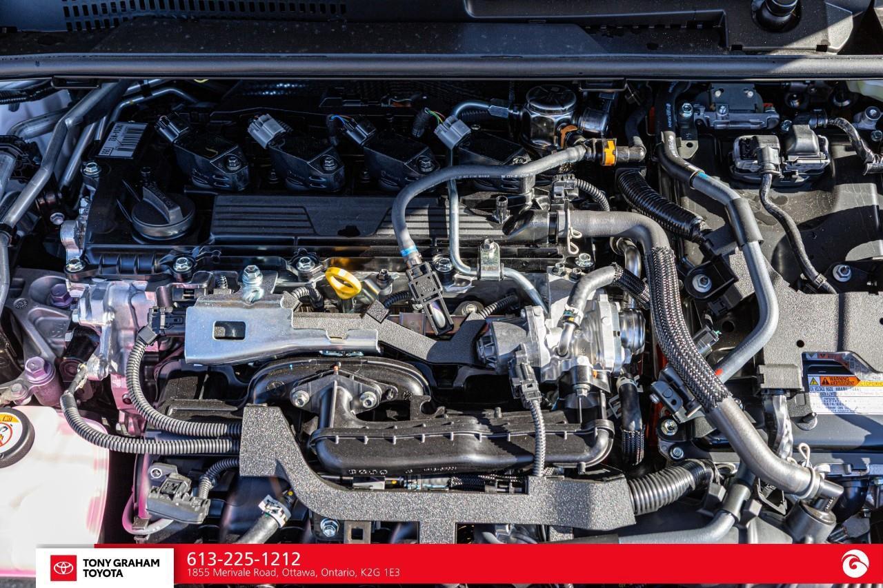 2027 Toyota Prius Plug-In Hybrid SE Photo