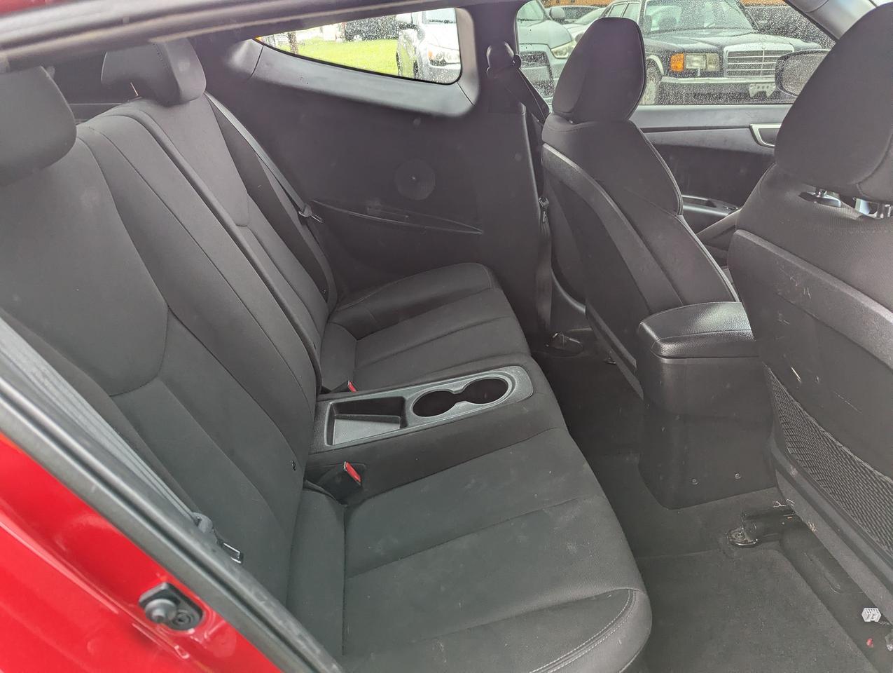 2012 Hyundai Veloster "Gas MISER" certified + FREE oil change Photo