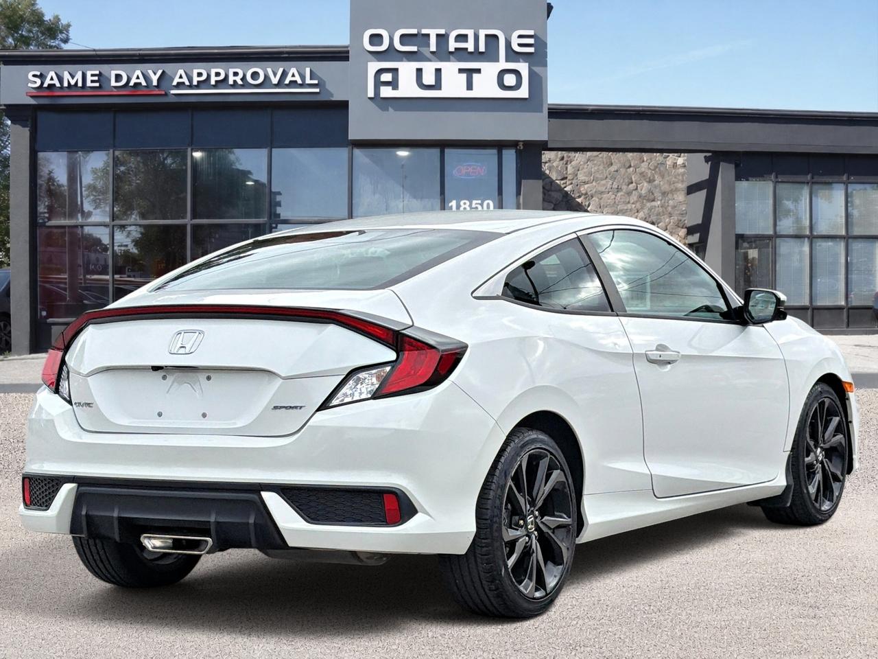 2019 Honda Civic Sport Photo4