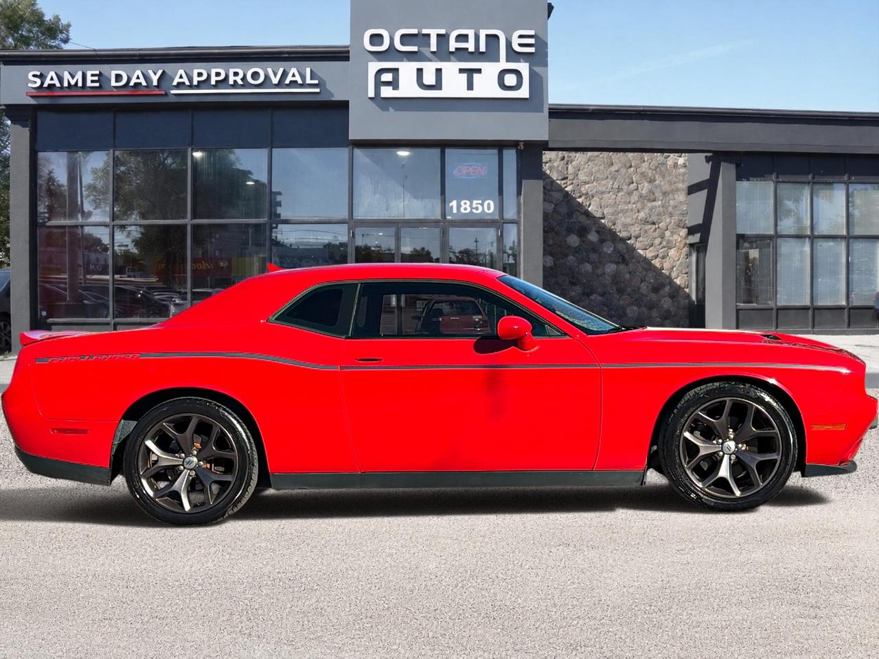 2018 Dodge Challenger SXT Plus Photo