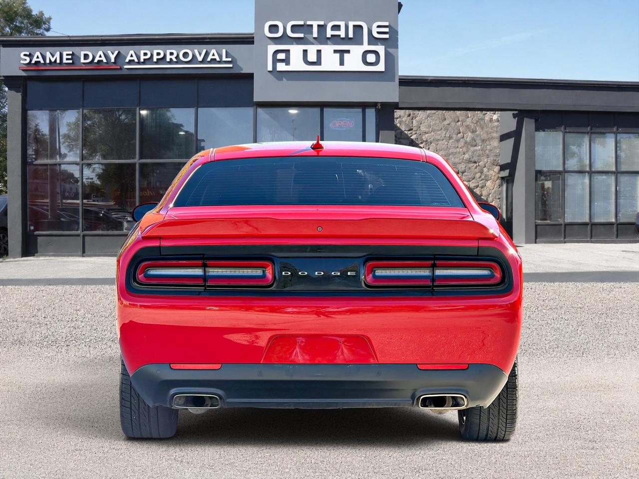 2018 Dodge Challenger SXT Plus Photo