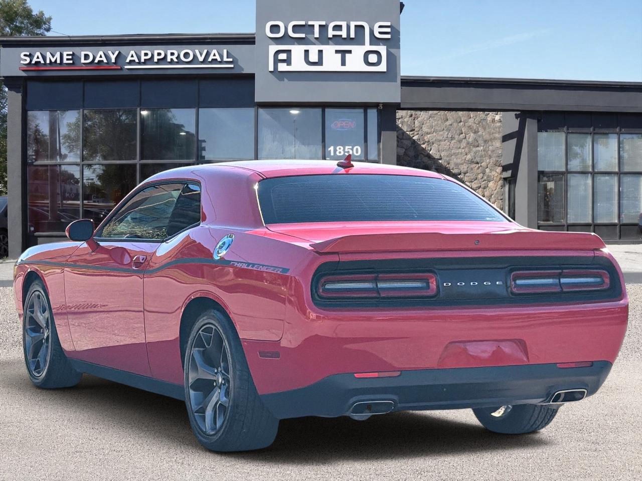 2018 Dodge Challenger SXT Plus Photo