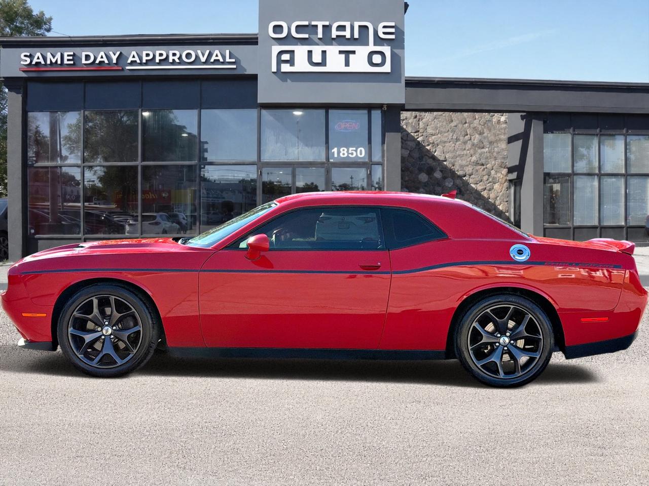 2018 Dodge Challenger SXT Plus Photo