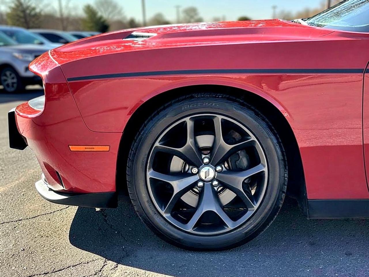 2018 Dodge Challenger SXT Plus Photo